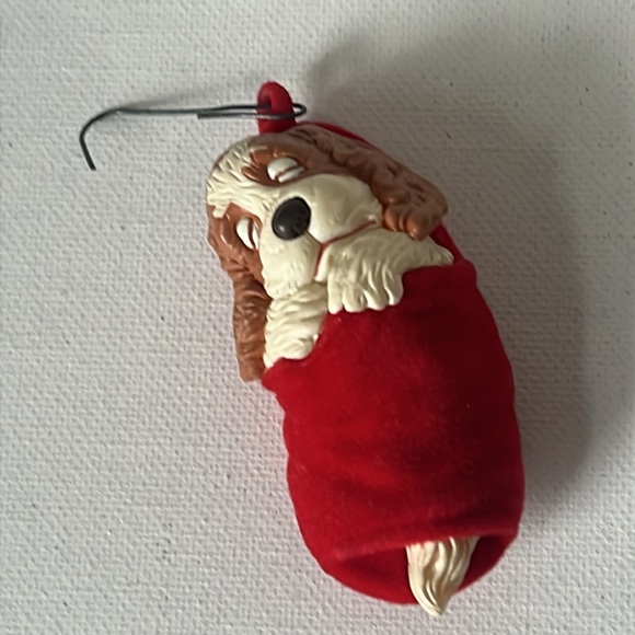 Vintage Sleeping Slipper Spaniel Hallmark Christmas Ornament 1998 - Picture 2 of 9